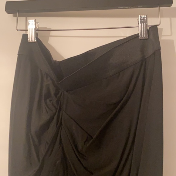 LAMB DESIGNER SLINKY MATERIAL SKIRT - Picture 2 of 4